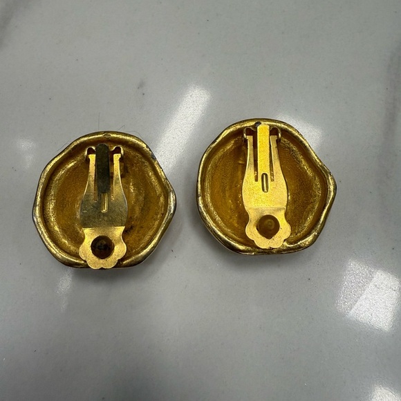 Vintage Gold-Tone Textured Round Earrings - Picture 2 of 2